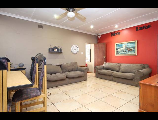 4 BEDROOM HOUSE FOR SALE IN VALHALLA